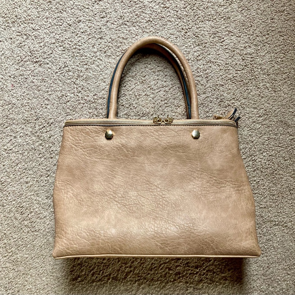 ♥️💙Elegant Tan Handbag